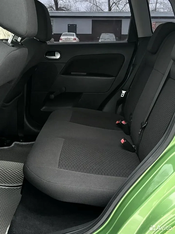 Ford Fiesta 1.6 MT 29