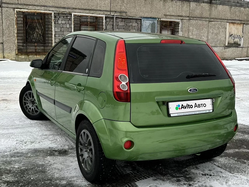 Ford Fiesta 1.6 MT 18