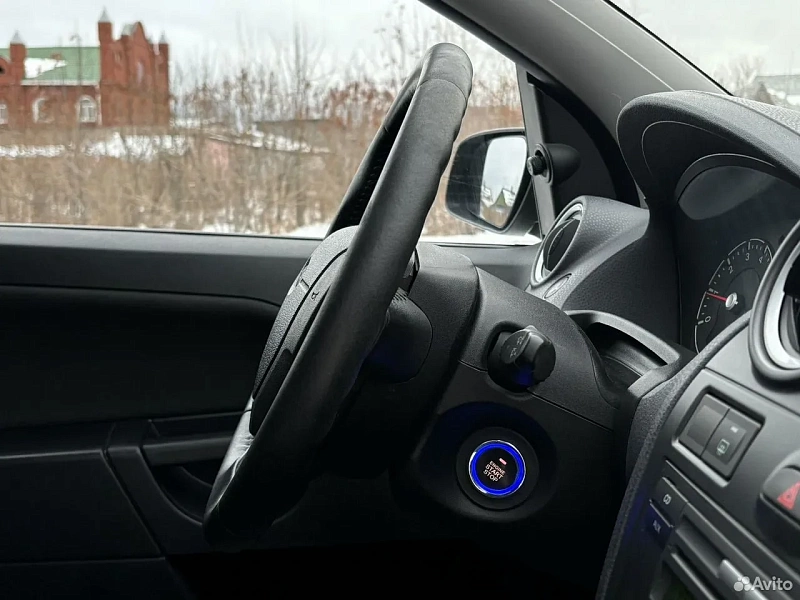 Ford Fiesta 1.6 MT 23