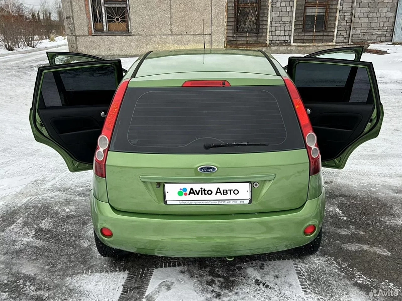 Ford Fiesta 1.6 MT 16